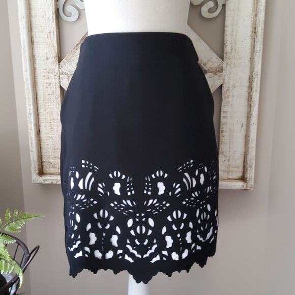 Worthington Women's Scroll Lace Straight Pencil Skirt Pockets in Black & White - Picture 1 of 7